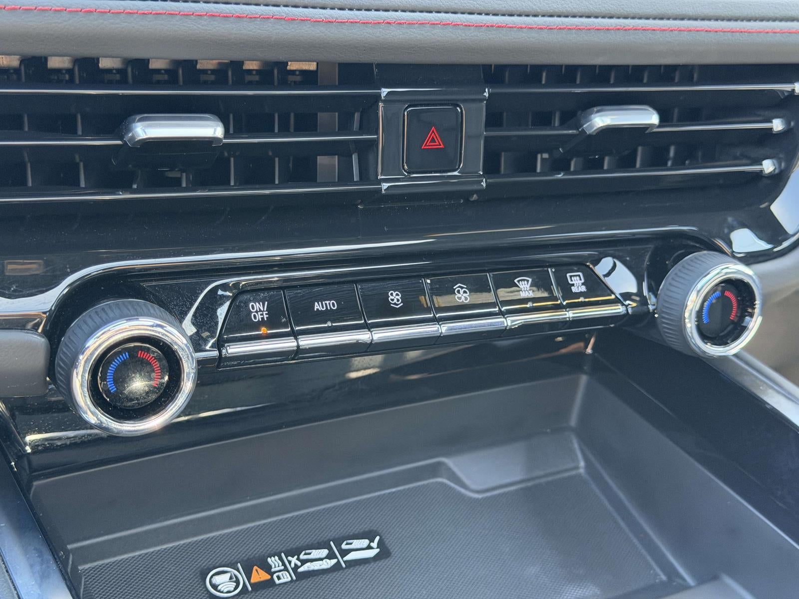 2025 Chevrolet Suburban 4WD RST