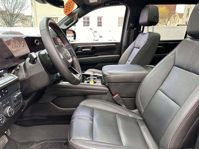 2025 Chevrolet Suburban RST