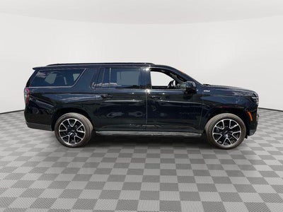 2025 Chevrolet Suburban RST