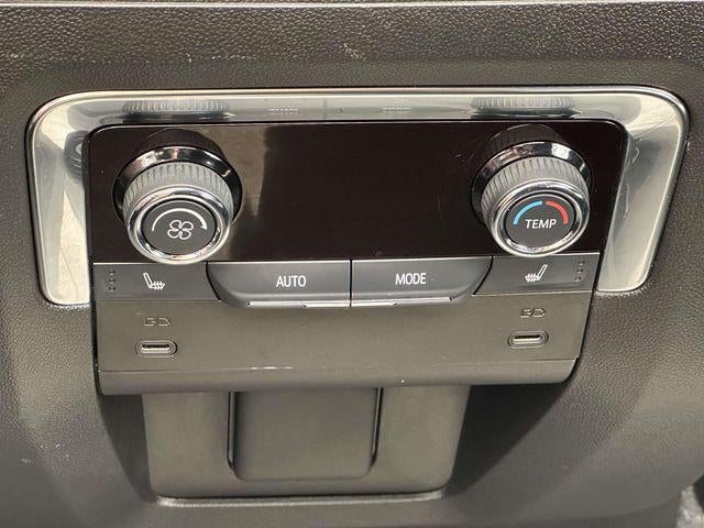 2025 Chevrolet Suburban RST