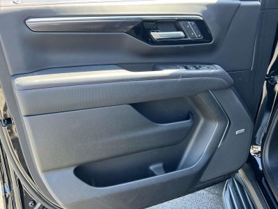 2025 Chevrolet Suburban 4WD RST