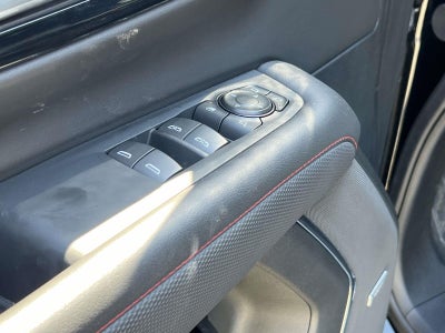 2025 Chevrolet Suburban 4WD RST