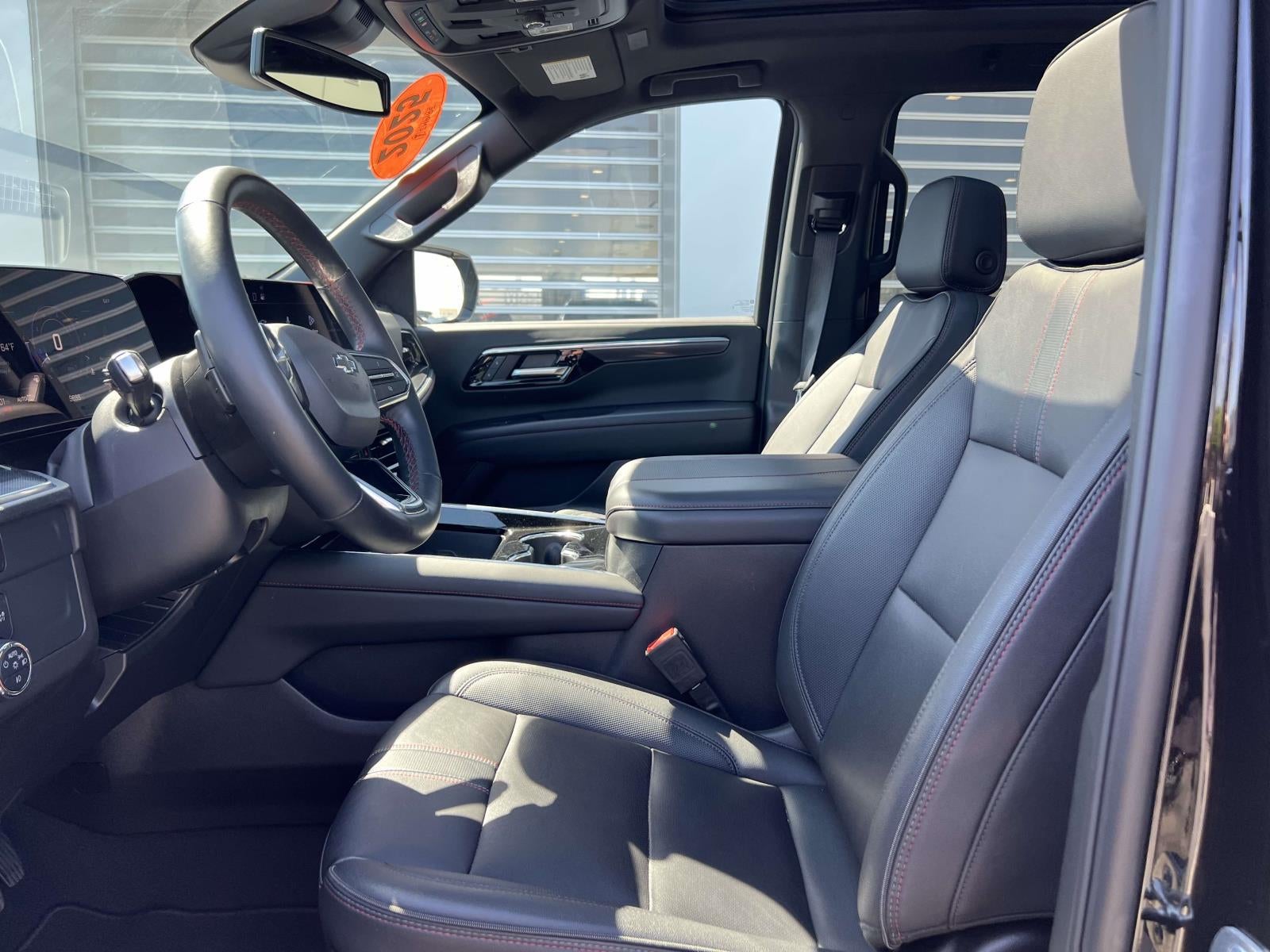 2025 Chevrolet Suburban 4WD RST