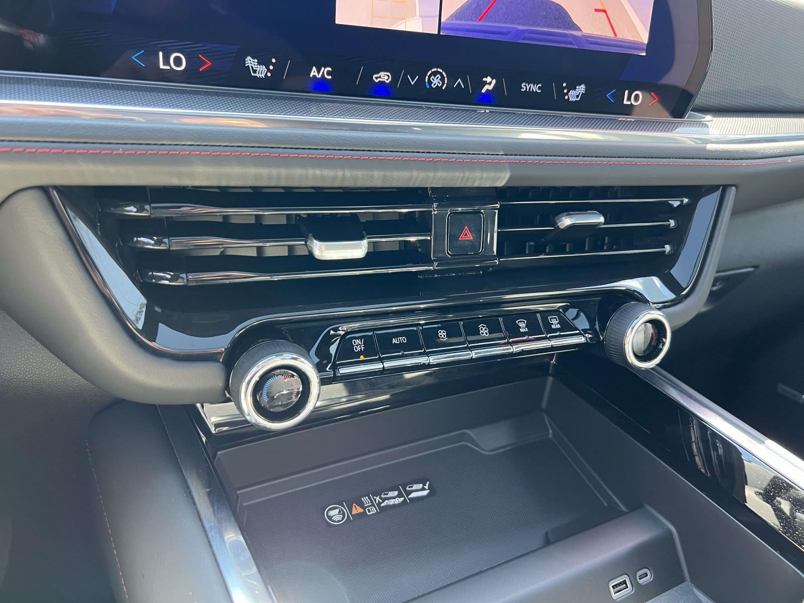 2025 Chevrolet Suburban 4WD RST