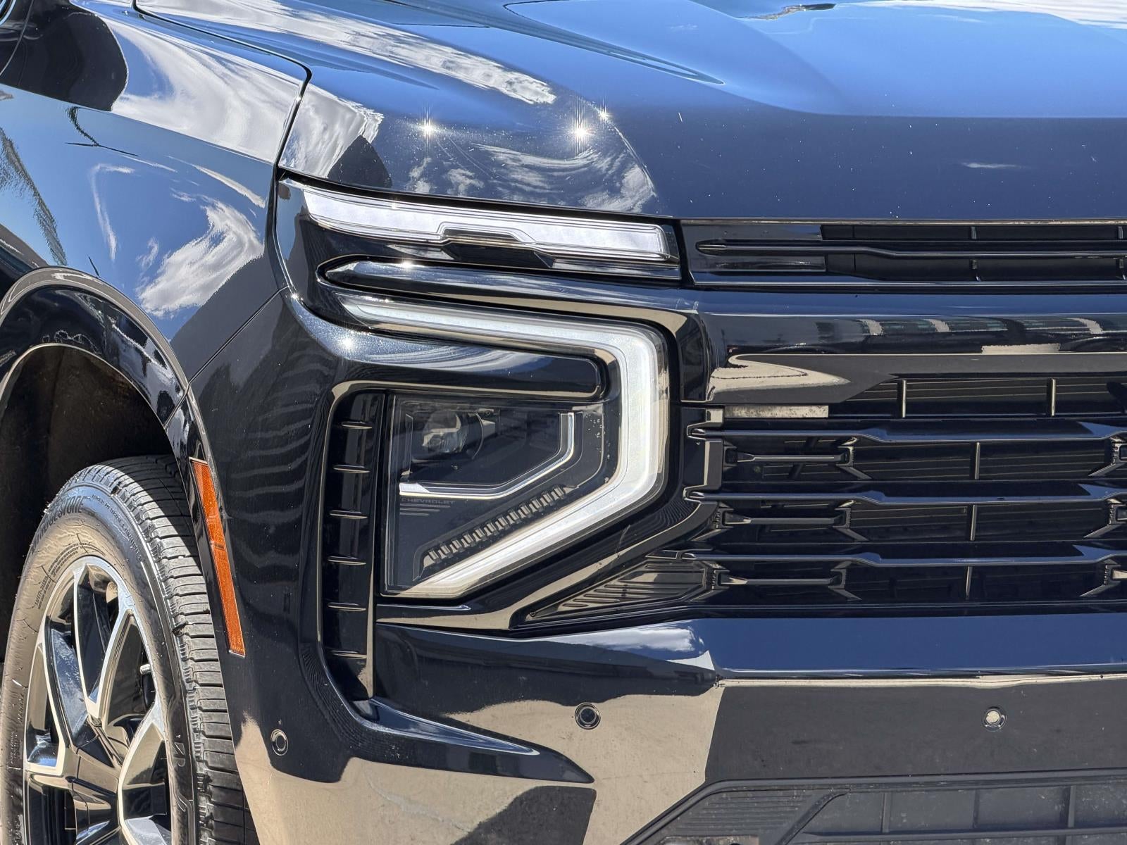 2025 Chevrolet Suburban 4WD RST