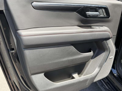 2025 Chevrolet Suburban 4WD RST