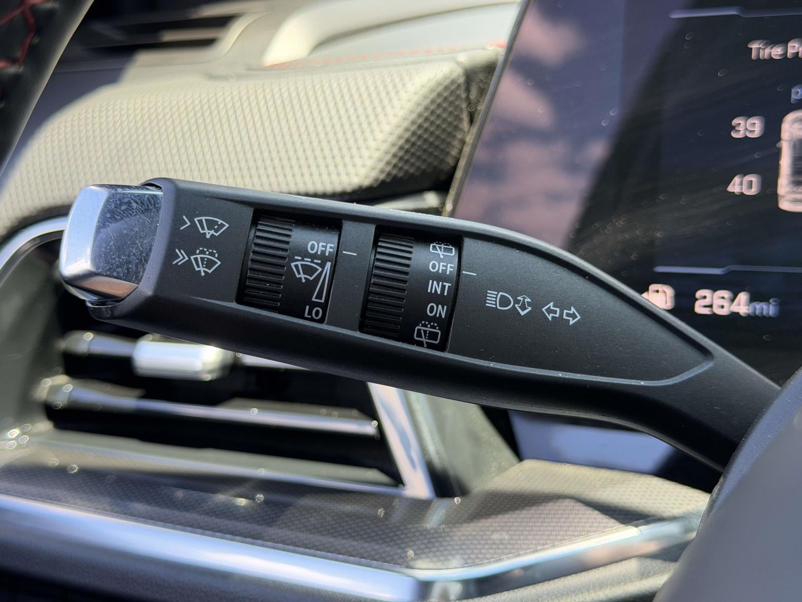 2025 Chevrolet Suburban 4WD RST