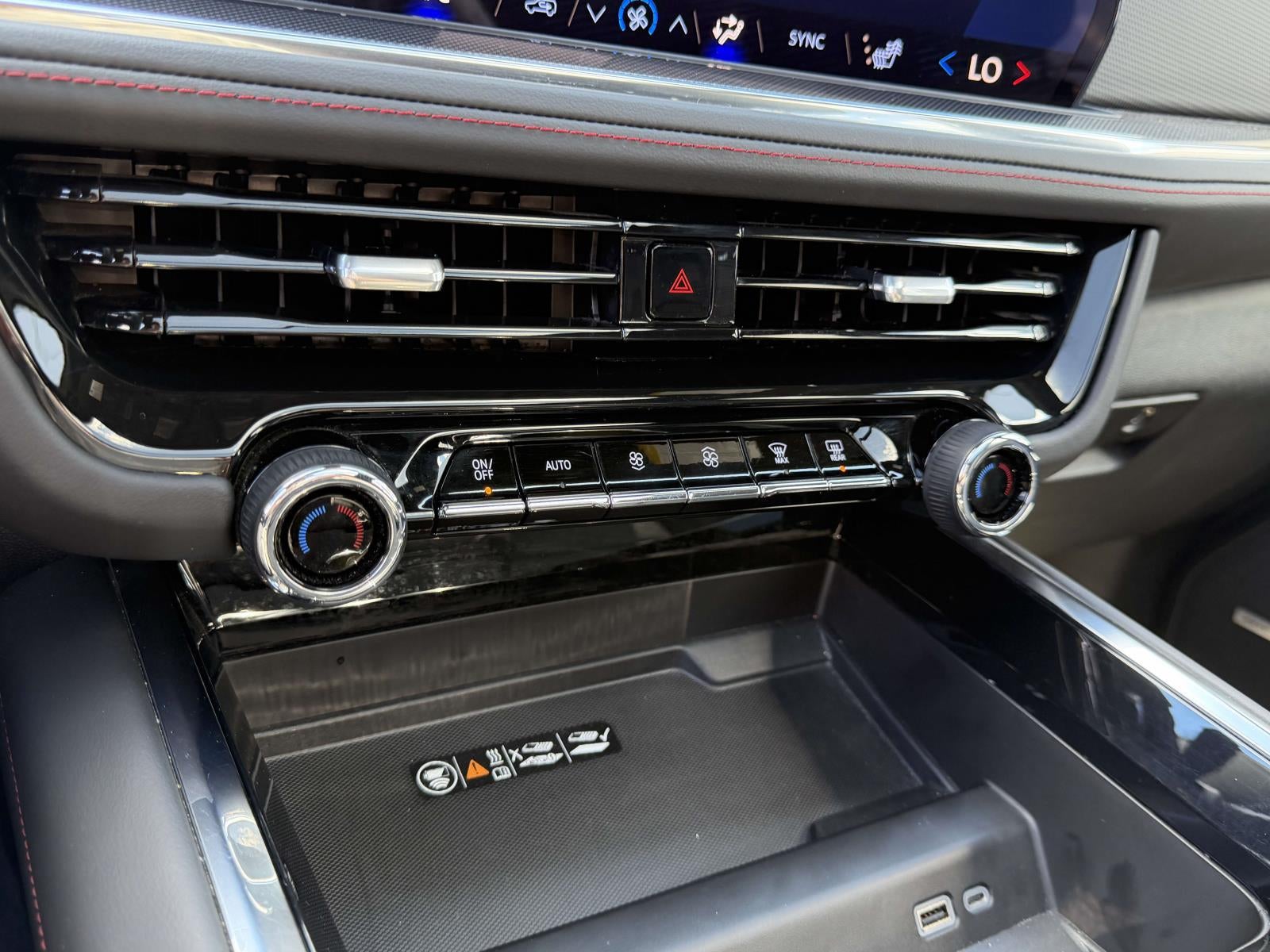 2025 Chevrolet Suburban 4WD RST