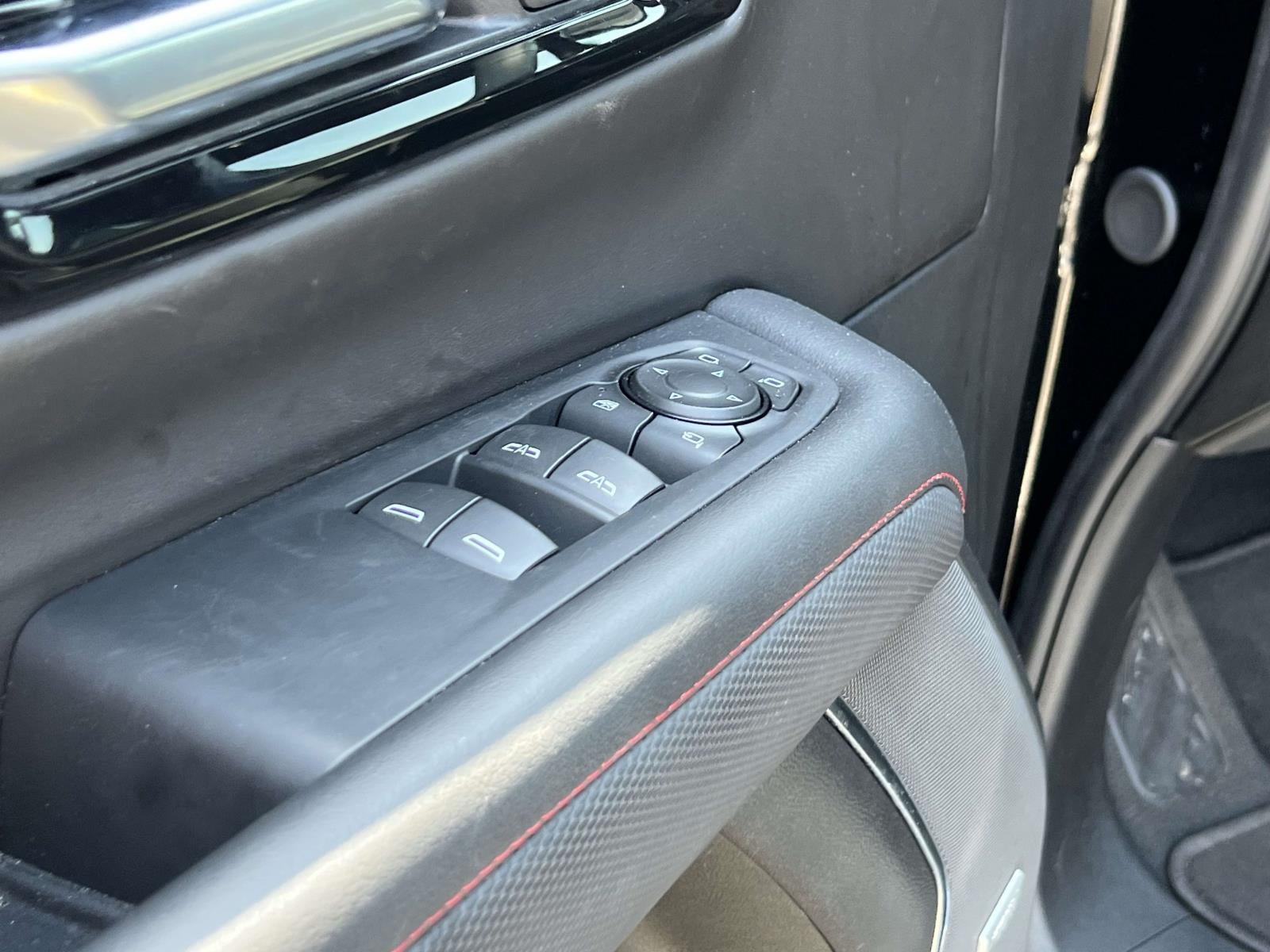 2025 Chevrolet Suburban 4WD RST