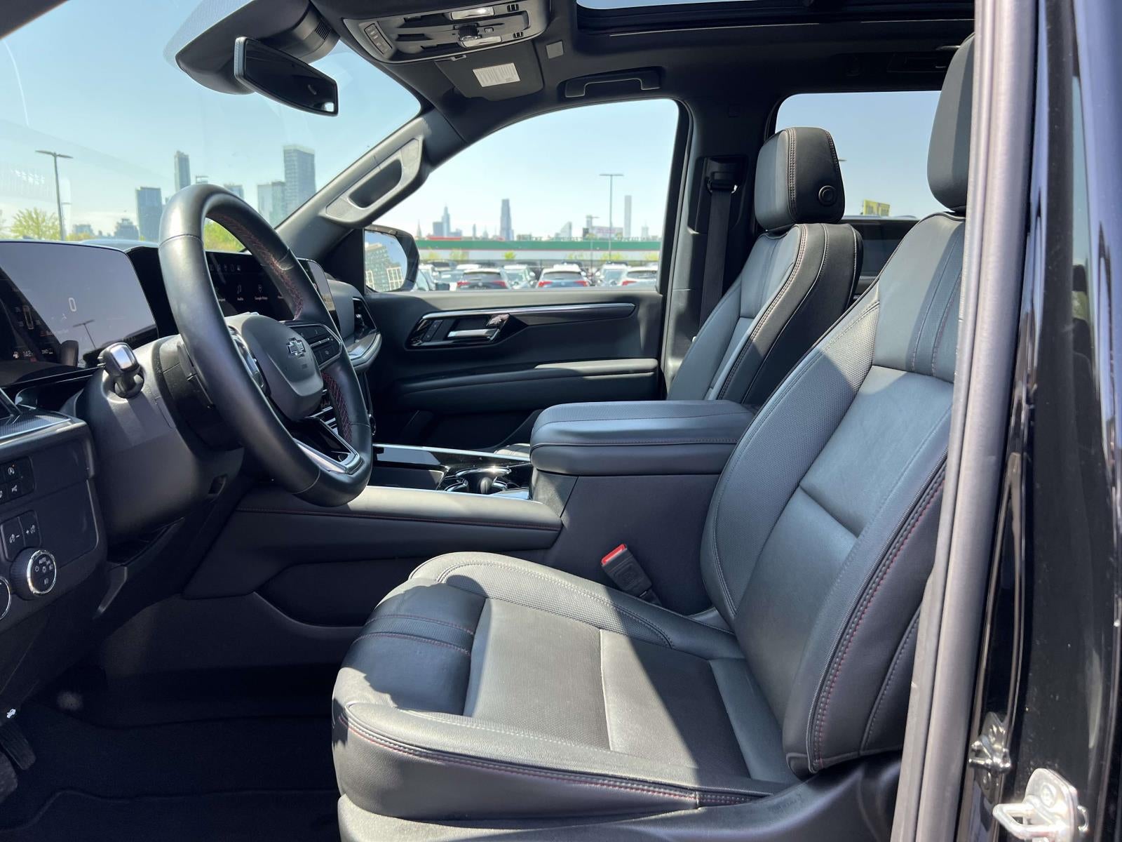 2025 Chevrolet Suburban 4WD RST