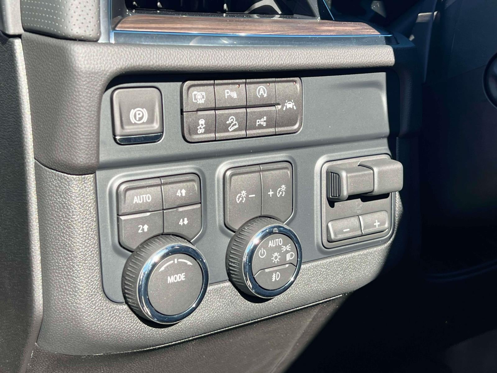 2026 Chevrolet Suburban Premier, 4WD