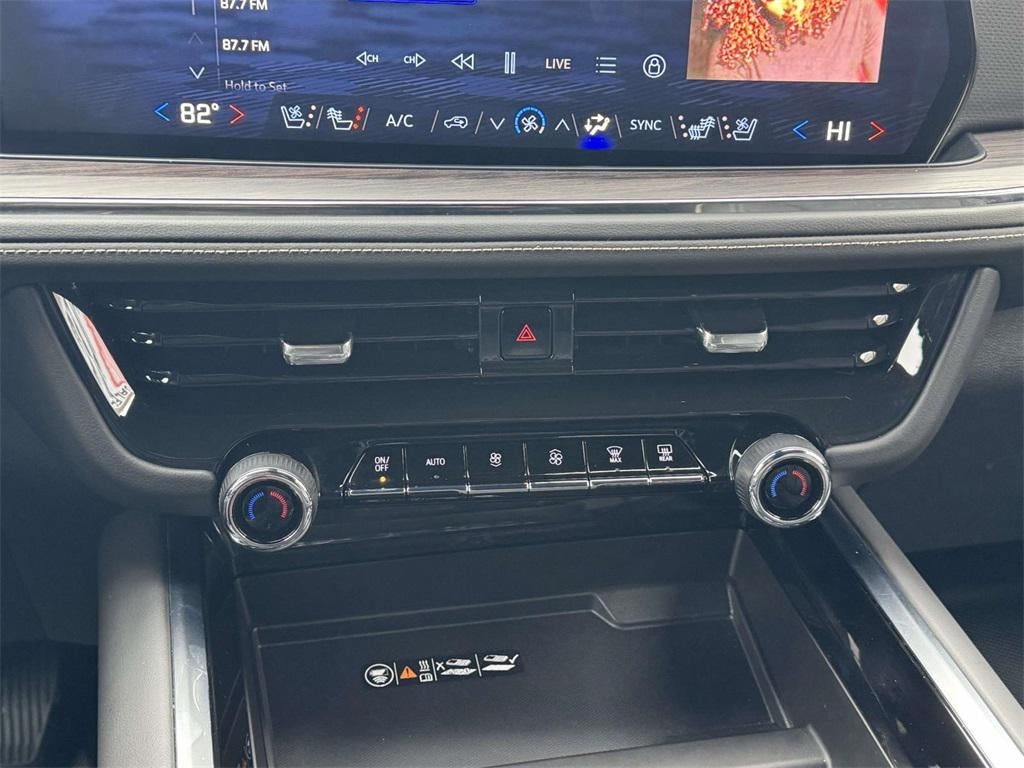 2025 Chevrolet Suburban 4WD Premier