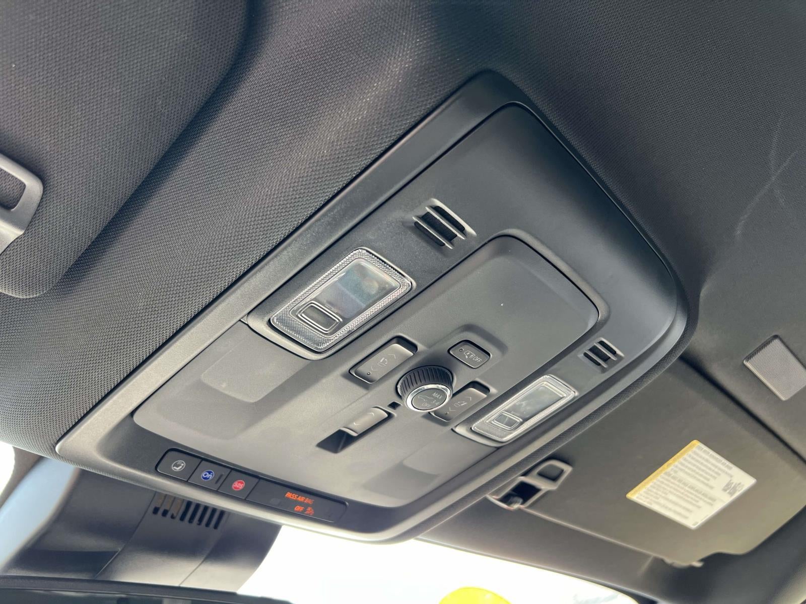 2025 Chevrolet Suburban 4WD Premier