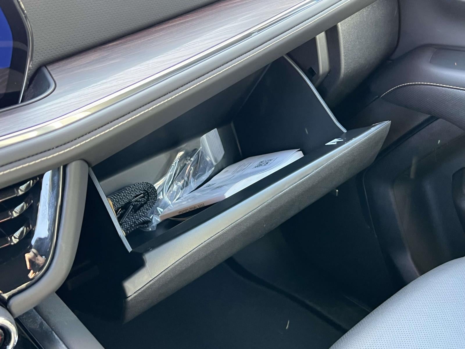 2025 Chevrolet Suburban 4WD Premier