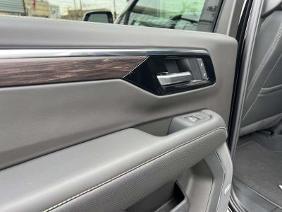 2025 Chevrolet Suburban 4WD Premier