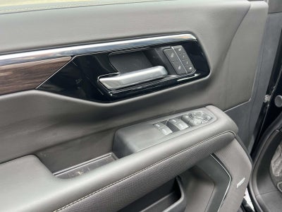 2025 Chevrolet Suburban 4WD Premier