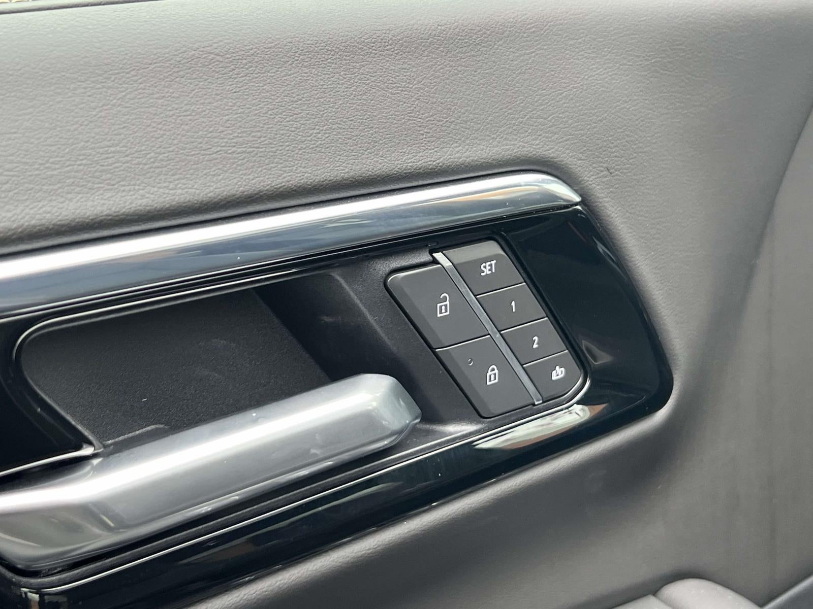 2025 Chevrolet Suburban 4WD Premier