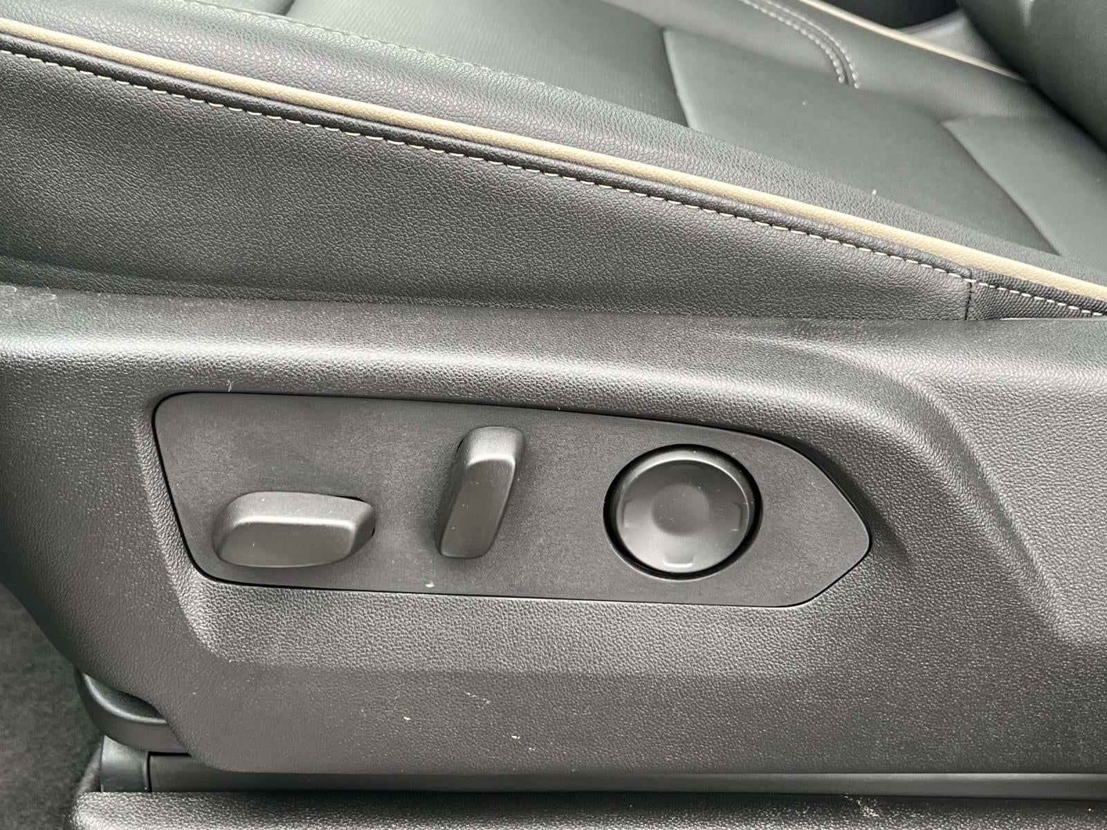 2025 Chevrolet Suburban 4WD Premier