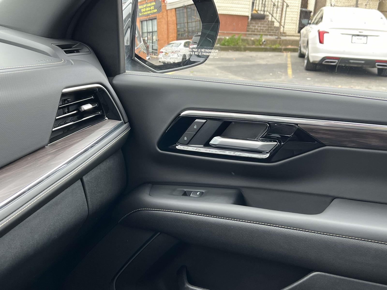 2025 Chevrolet Suburban 4WD Premier