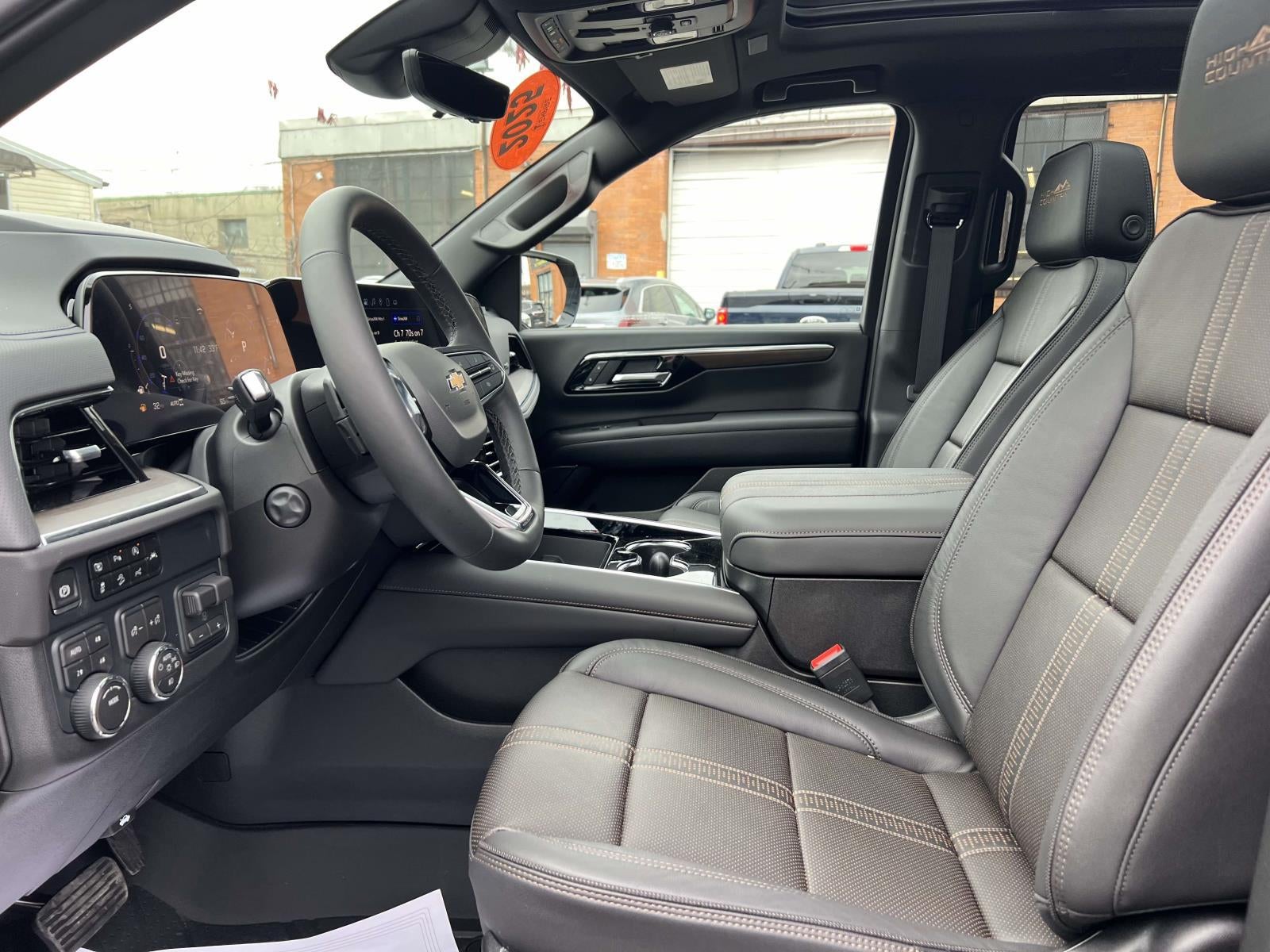 2025 Chevrolet Suburban 4WD High Country