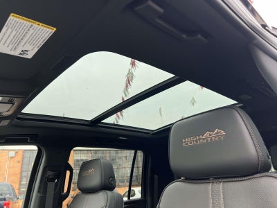 2025 Chevrolet Suburban 4WD High Country