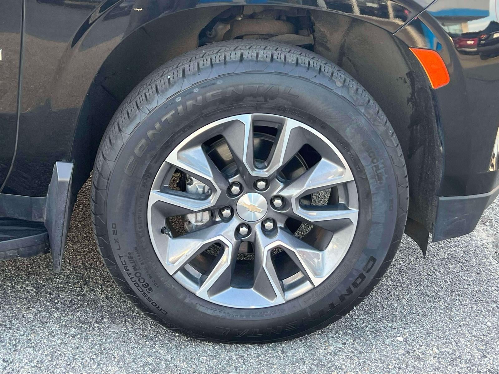 2023 Chevrolet Suburban 4WD LT