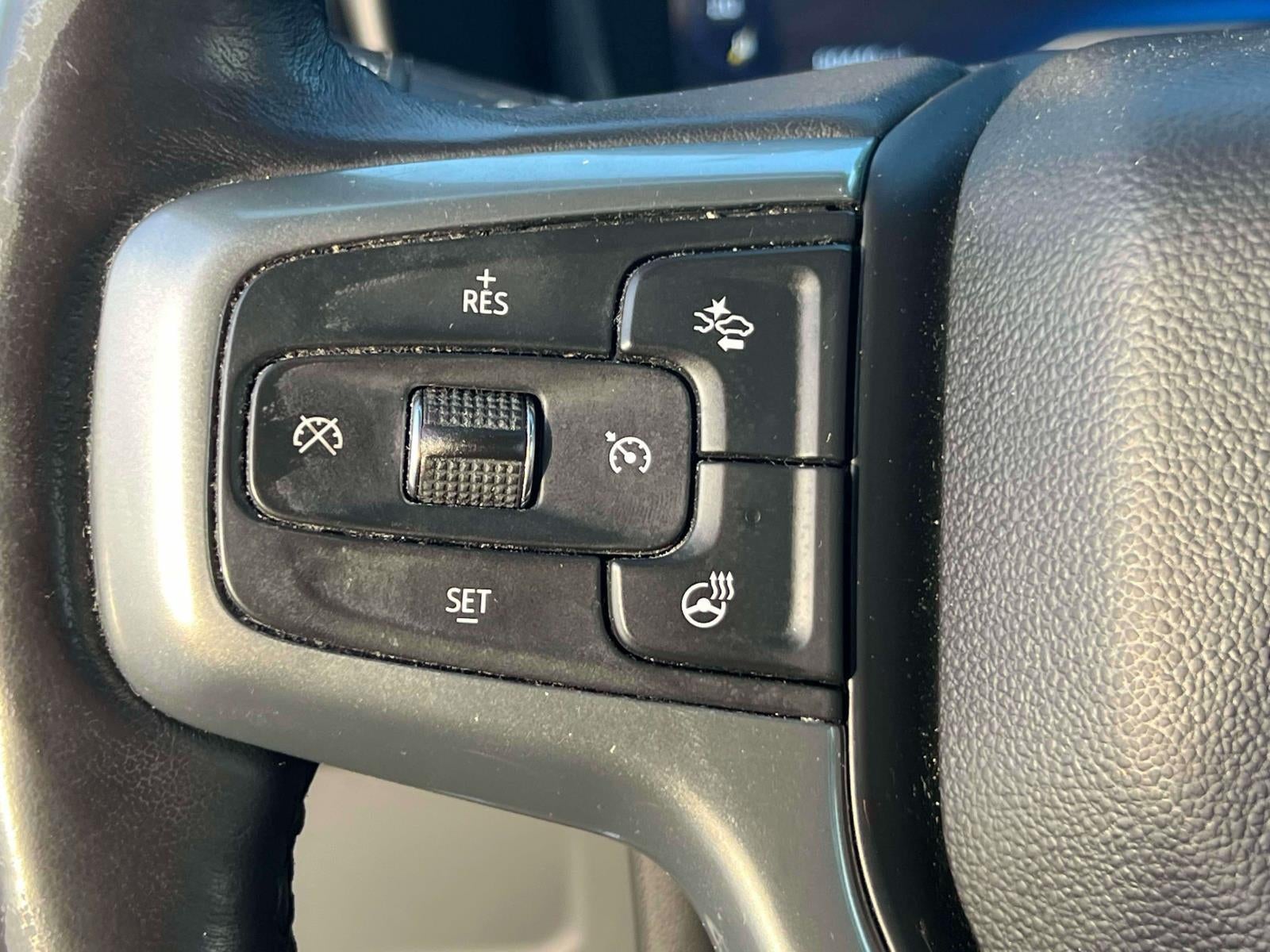 2023 Chevrolet Suburban 4WD LT