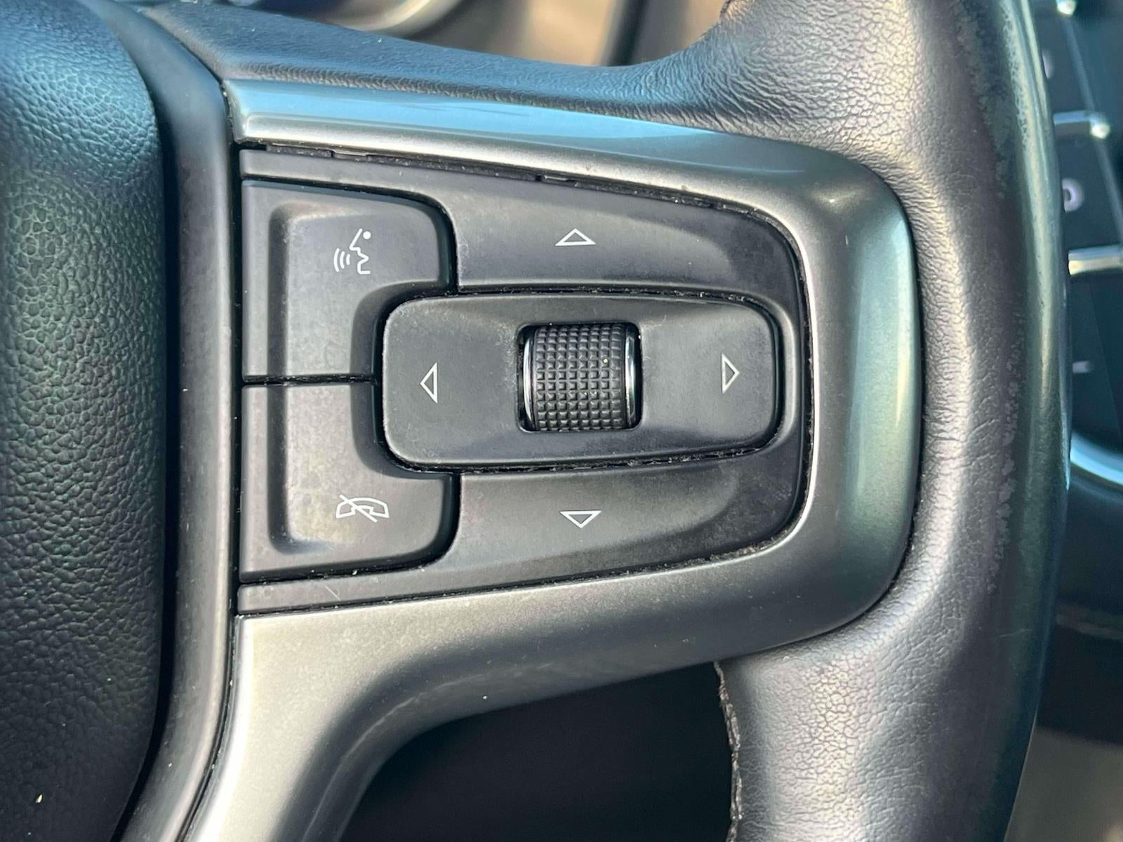 2023 Chevrolet Suburban 4WD LT