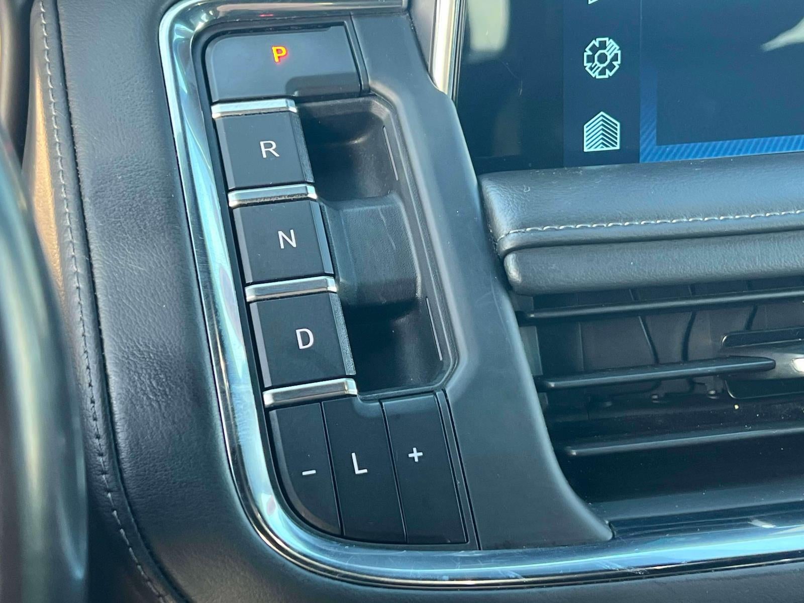 2023 Chevrolet Suburban 4WD LT