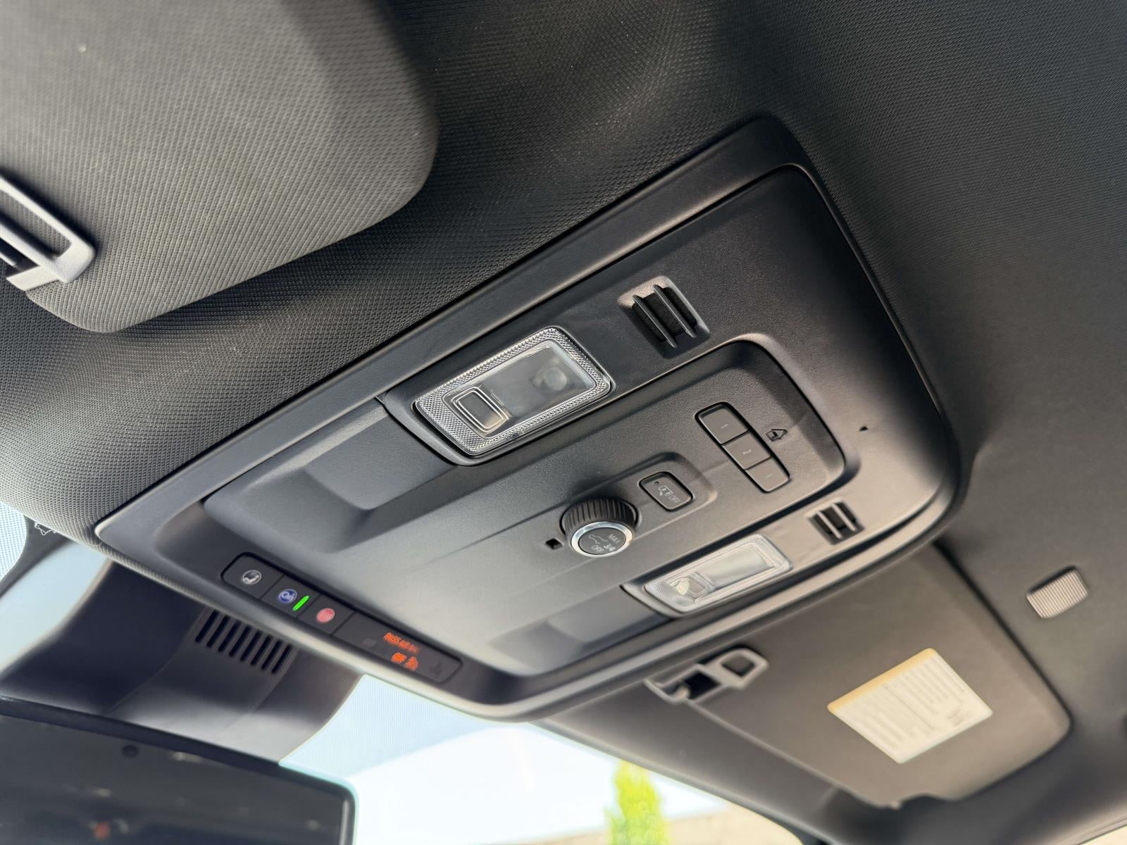 2024 Chevrolet Suburban 4WD LT