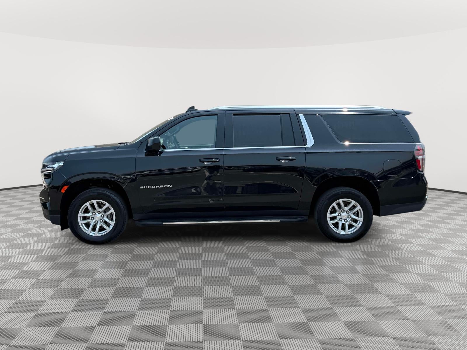 2024 Chevrolet Suburban 4WD LT