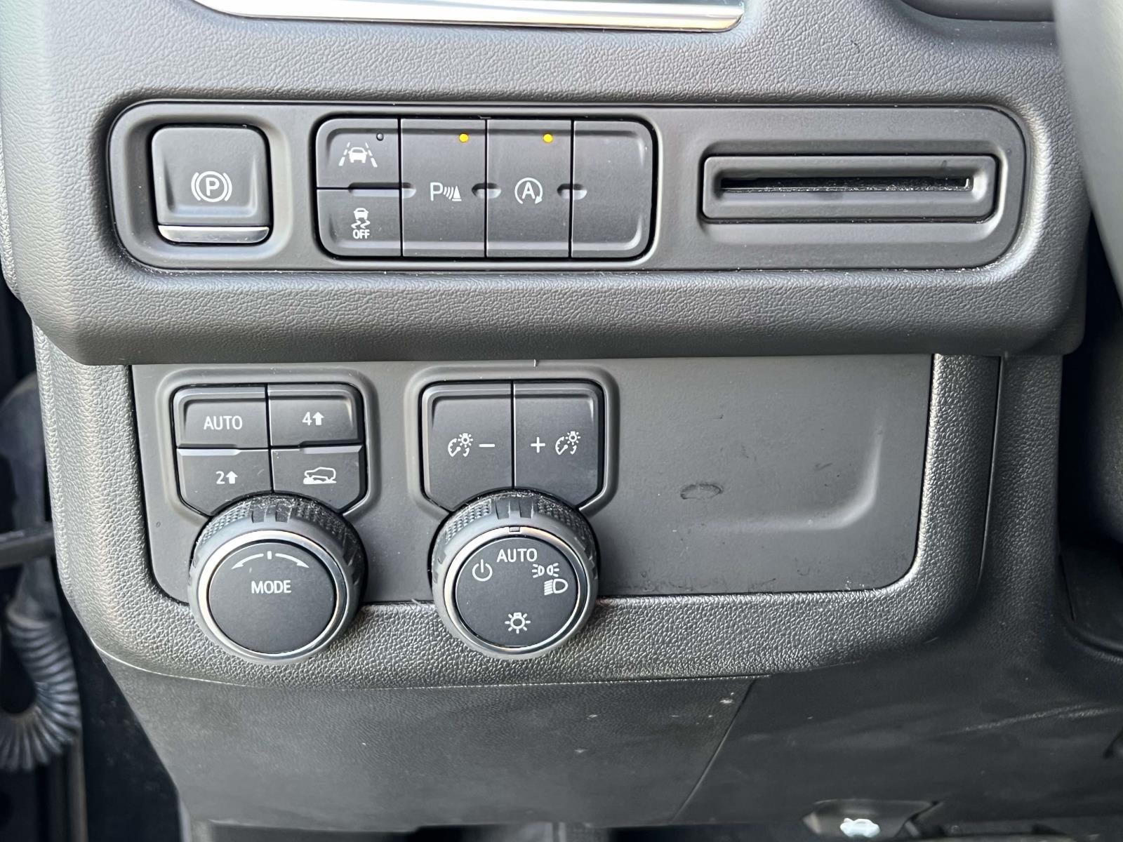 2024 Chevrolet Suburban 4WD LT