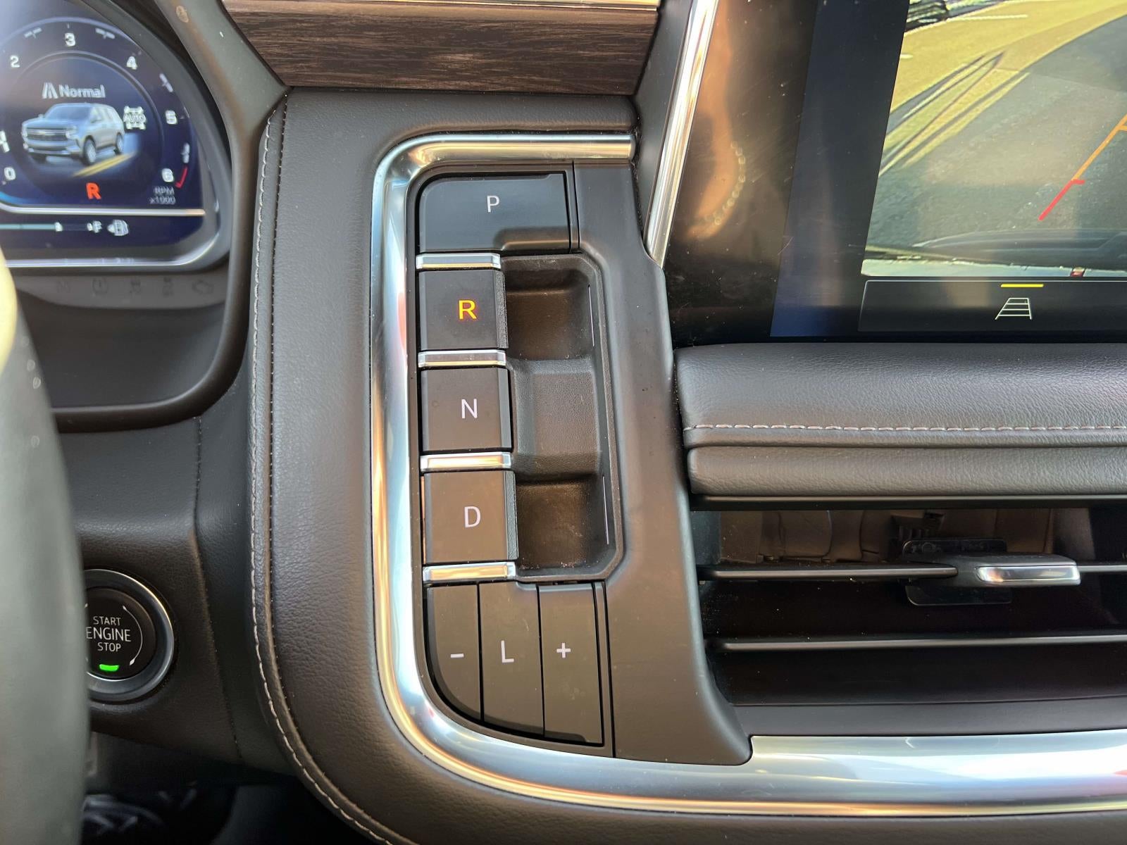 2024 Chevrolet Suburban 4WD LT