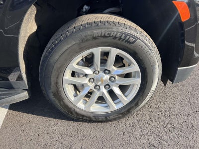 2024 Chevrolet Suburban 4WD LT