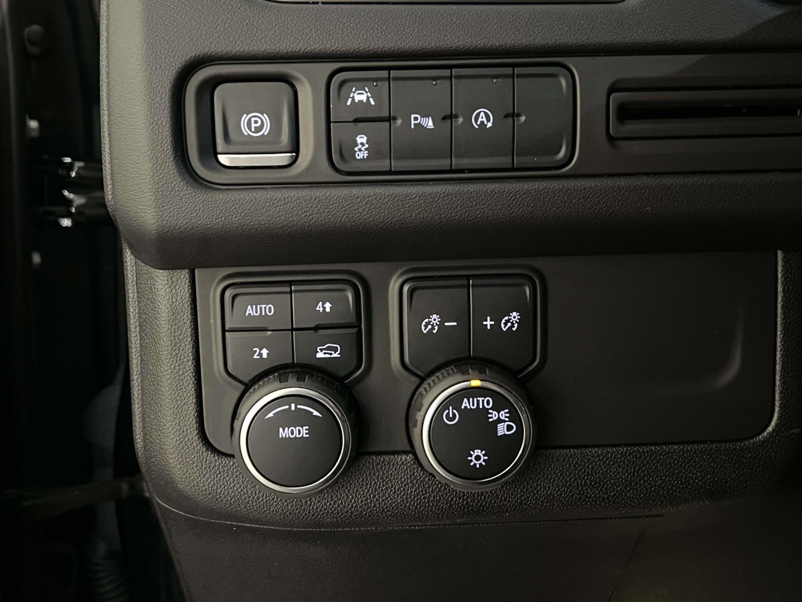 2024 Chevrolet Suburban 4WD LT