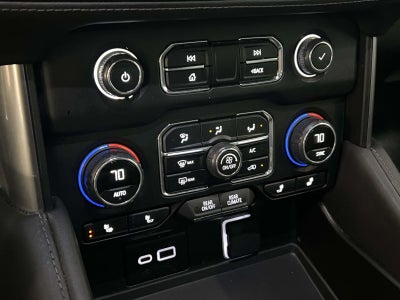 2024 Chevrolet Suburban 4WD LT