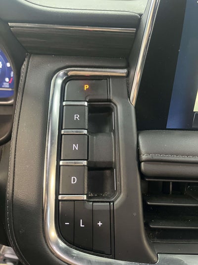 2024 Chevrolet Suburban 4WD LT