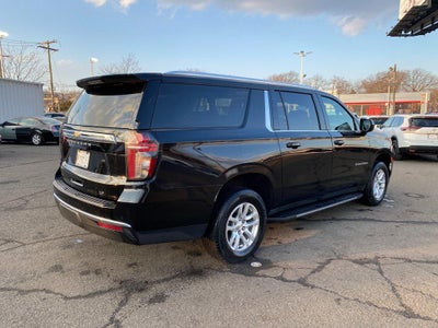 2024 Chevrolet Suburban 4WD LT