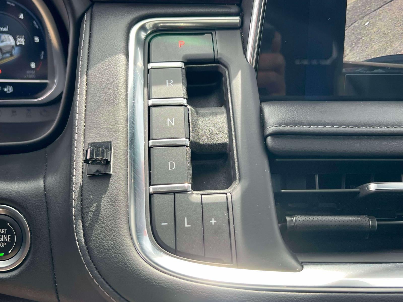 2023 Chevrolet Suburban 4WD LT
