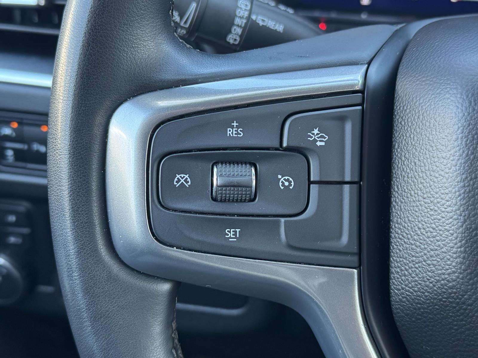 2024 Chevrolet Suburban 4WD LT