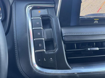 2024 Chevrolet Suburban 4WD LT