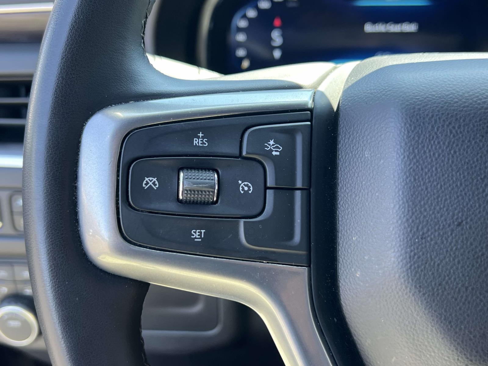 2024 Chevrolet Suburban 4WD LT