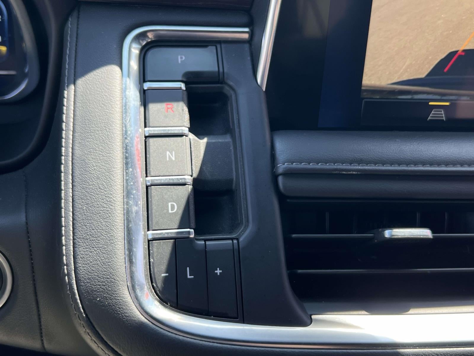 2024 Chevrolet Suburban 4WD LT