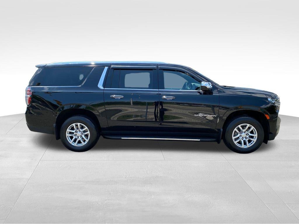 2022 Chevrolet Suburban 4WD LT