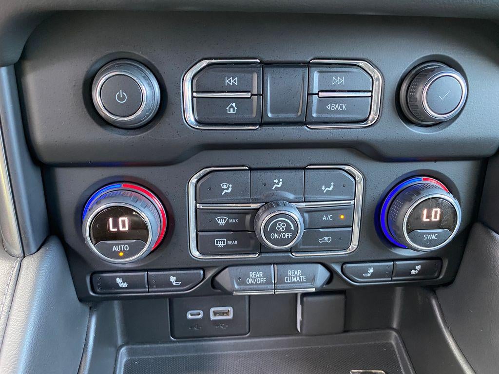 2022 Chevrolet Suburban 4WD LT