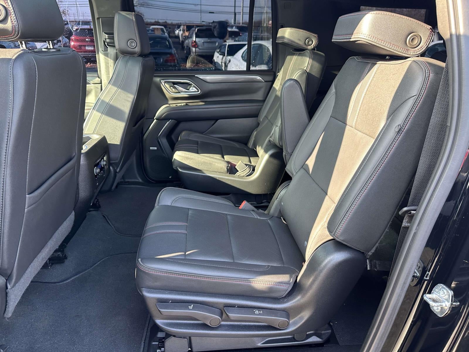 2022 Chevrolet Suburban 4WD RST