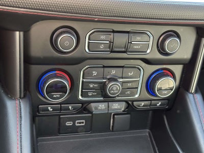 2022 Chevrolet Suburban 4WD RST