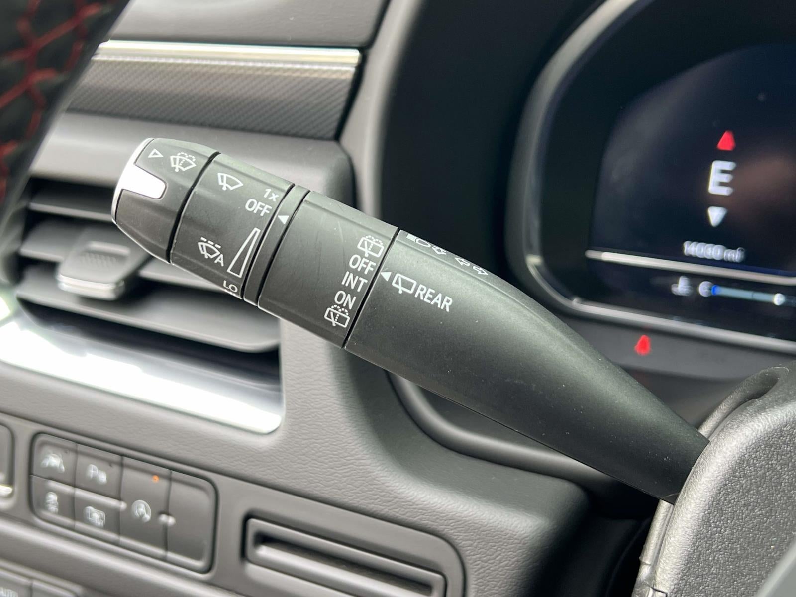 2024 Chevrolet Suburban 4WD RST