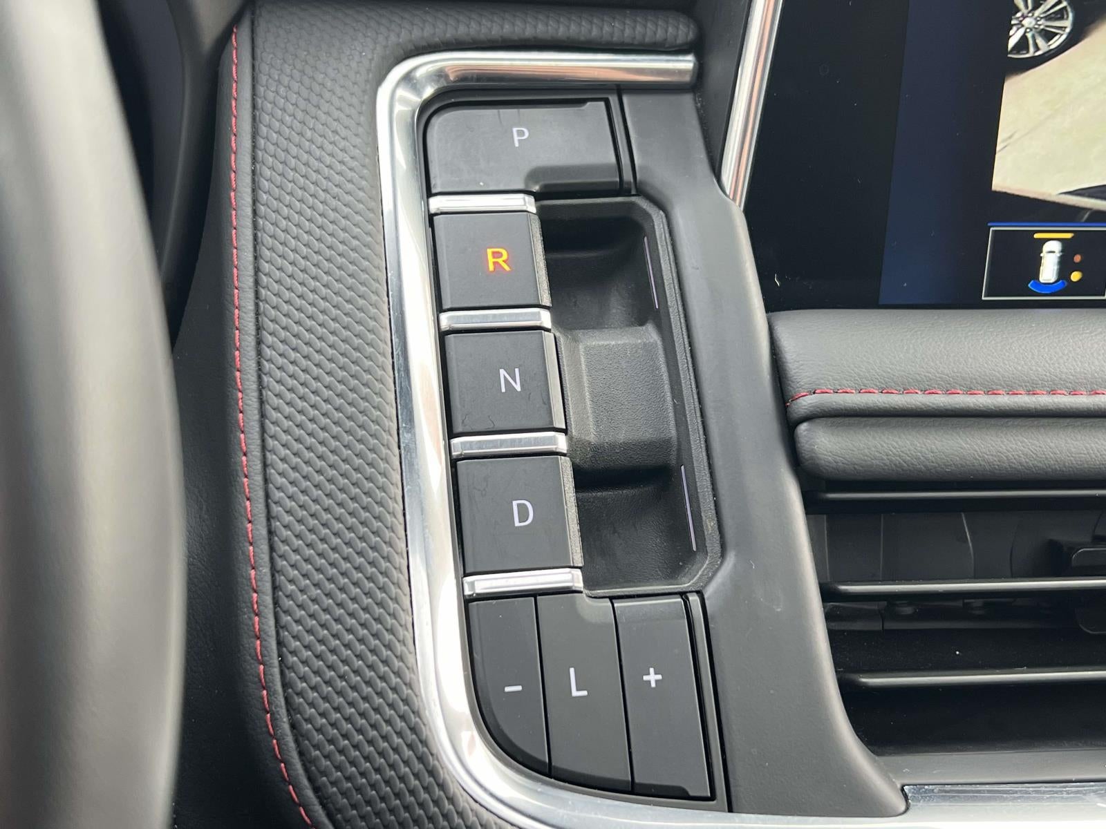 2024 Chevrolet Suburban 4WD RST