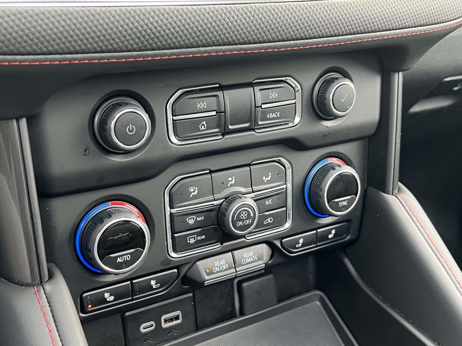 2024 Chevrolet Suburban 4WD RST